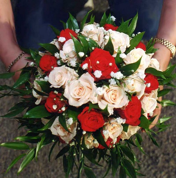 Bouquet Di Fiori Da Sposa Per Matrimonio Bouquet Di Nozze Produzione Rose